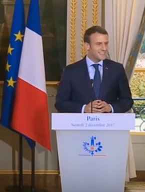conférence du président Macron - faisceau de licteur