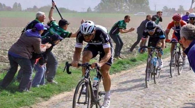 Course cycliste Paris-Roubaix - route pavée - dates repères dans l'année