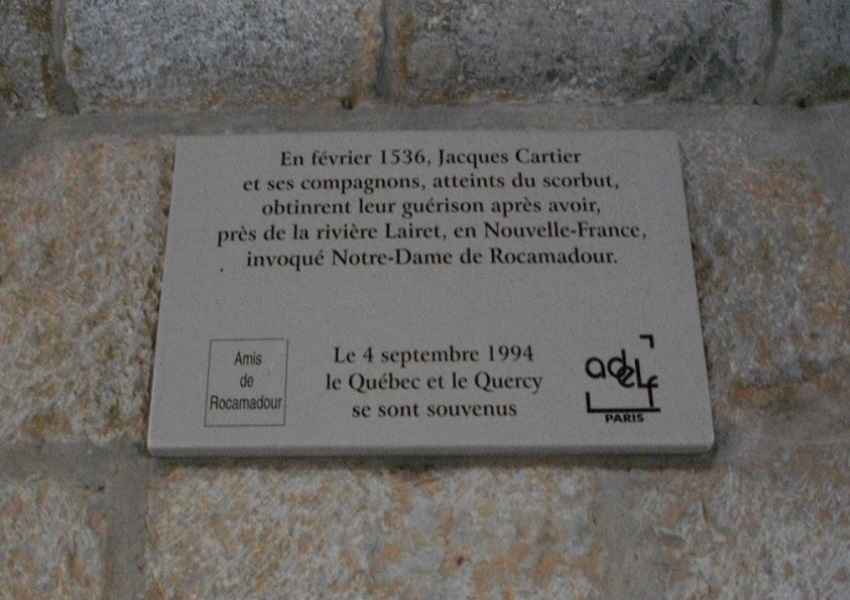 Plaque relatant la guérison de Jacques Cartier et de ses compagnons atteints du scorbut - Rocamadour - la France en photos