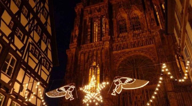 strasbourg - marché de Noël devant la cathédrale - dates repères dans l'année