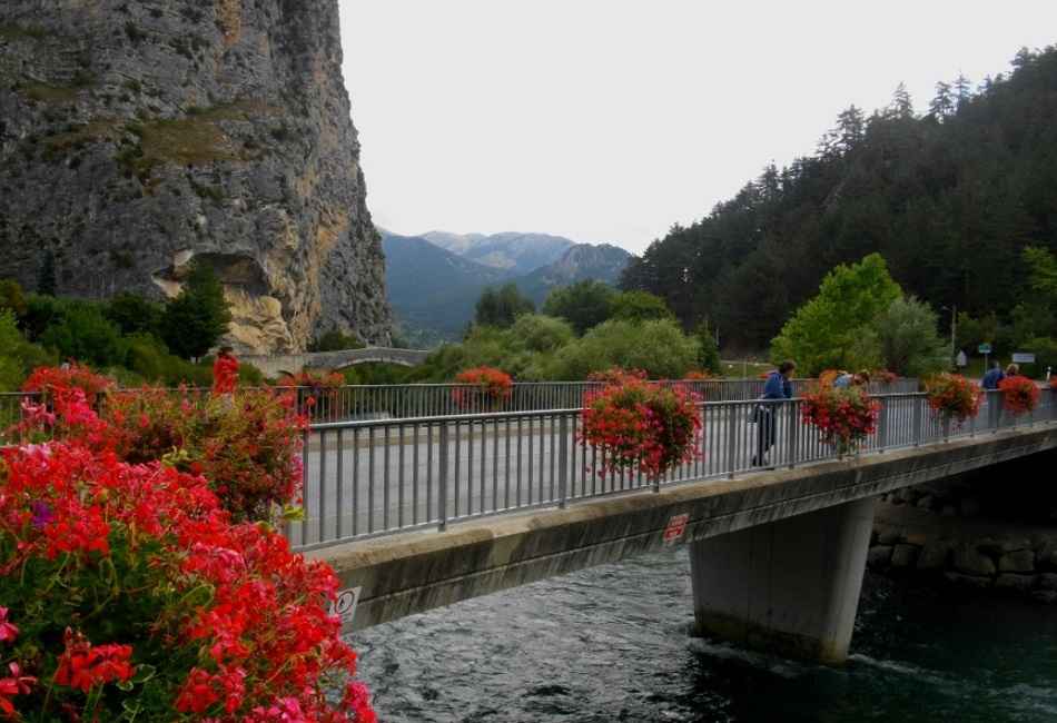 La rivière le Verdon à Castellane - la France en photos